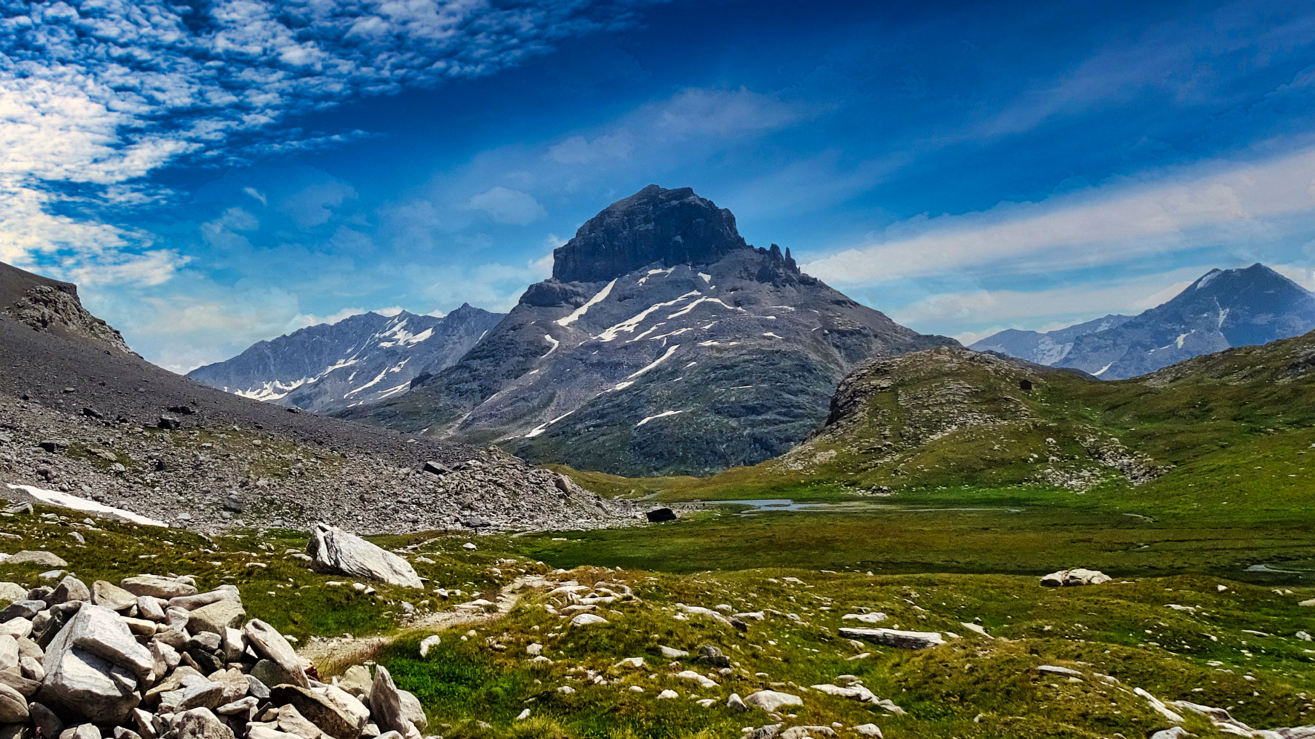 Les pointes de pierre brune massif de la Vanoise